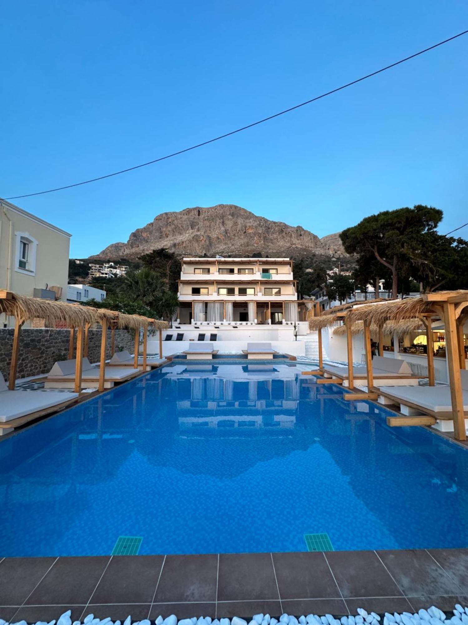 Spongia Hotel Suites & Spa Myrties エクステリア 写真