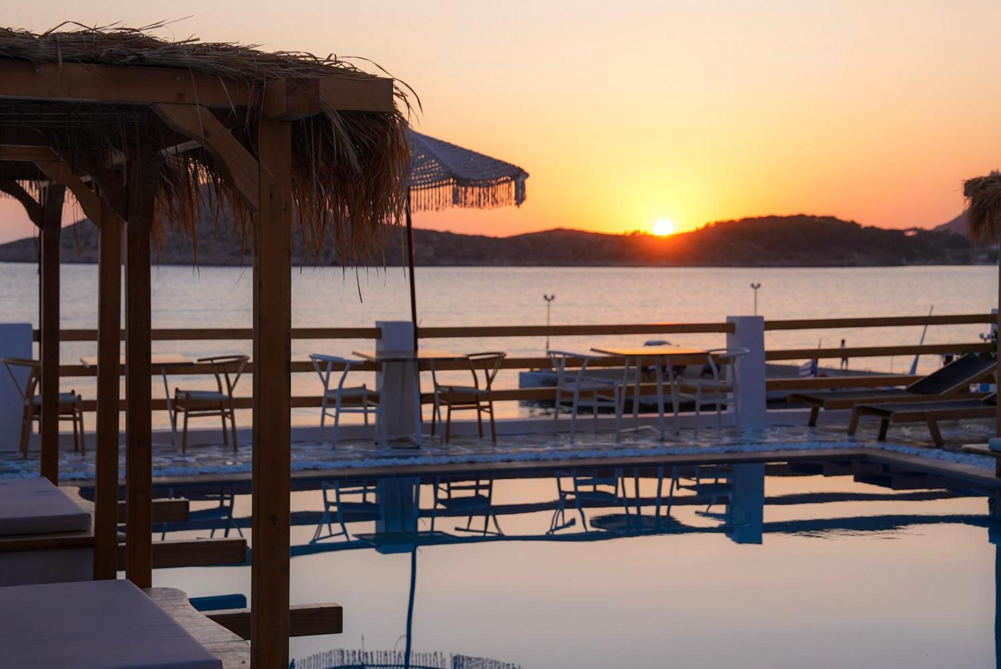 Spongia Hotel Suites & Spa Myrties エクステリア 写真