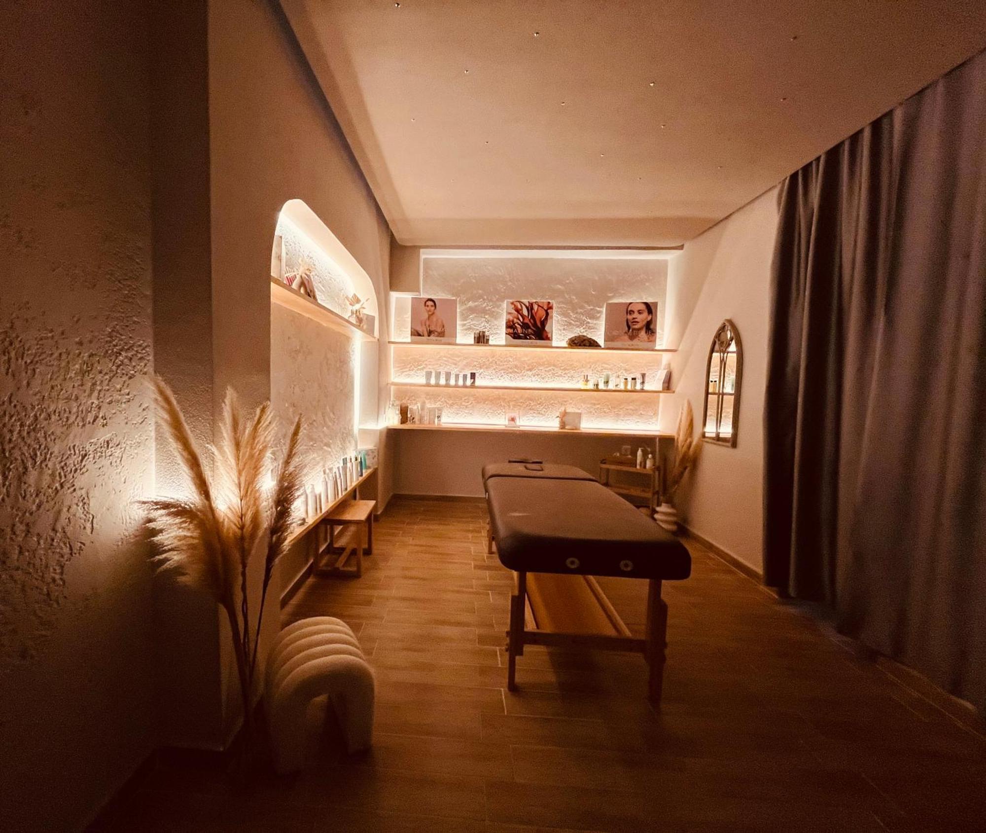 Spongia Hotel Suites & Spa Myrties エクステリア 写真